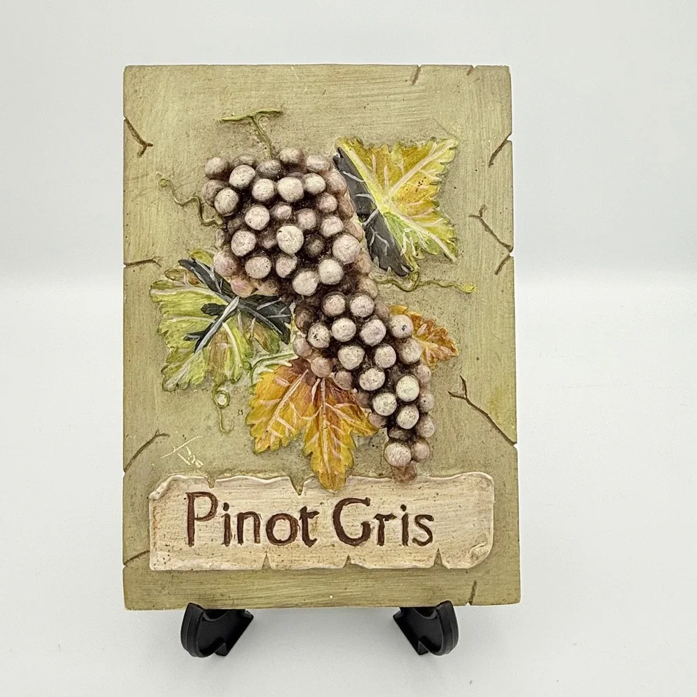 Vintage Wine Grape Wall Plaques‎ Set Pinot Gris Chardonnay Cabernet Decor